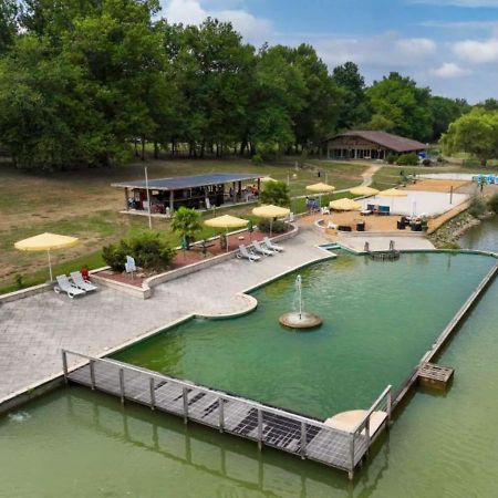 Camping Les Lacs D'Armagnac Bretagne-d'Armagnac Exteriör bild